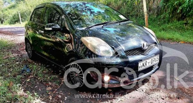 TOYOTA VITZ 2010
