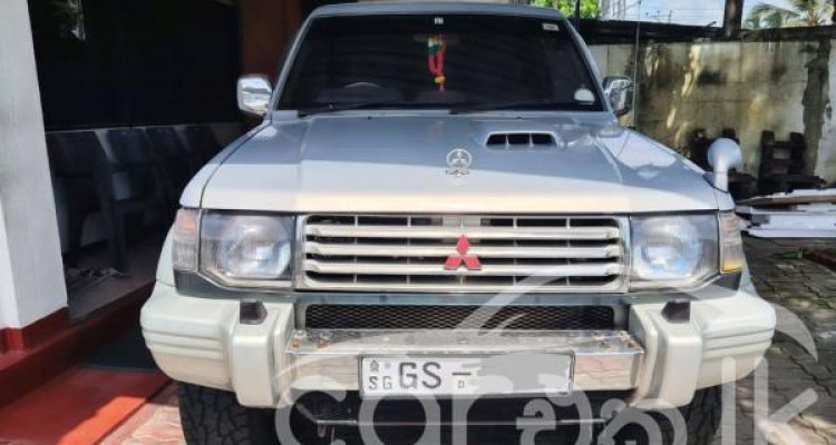 MITSUBISHI PAJERO 1996