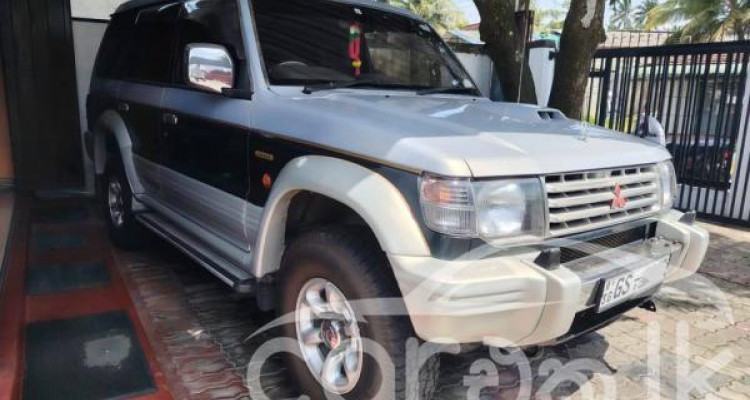 MITSUBISHI PAJERO 1996