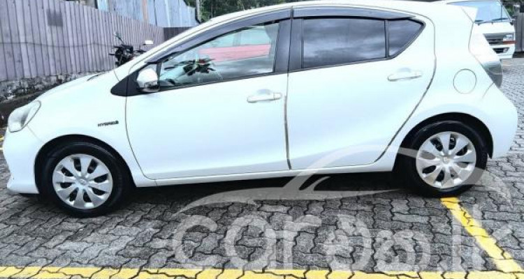TOYOTA AQUA 2014