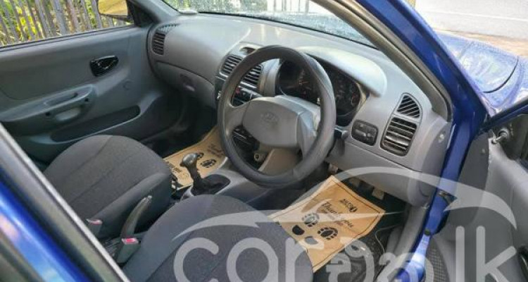 HYUNDAI ACCENT 2002