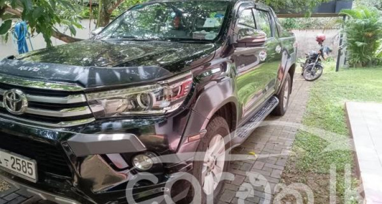 TOYOTA HILUX 2017