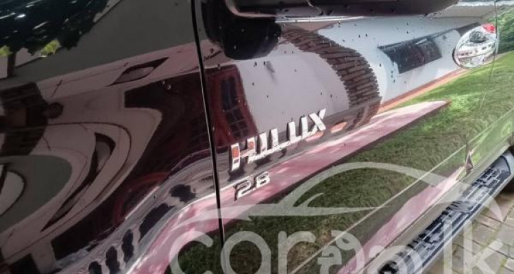 TOYOTA HILUX 2017