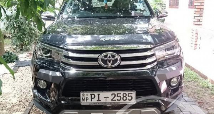 TOYOTA HILUX 2017