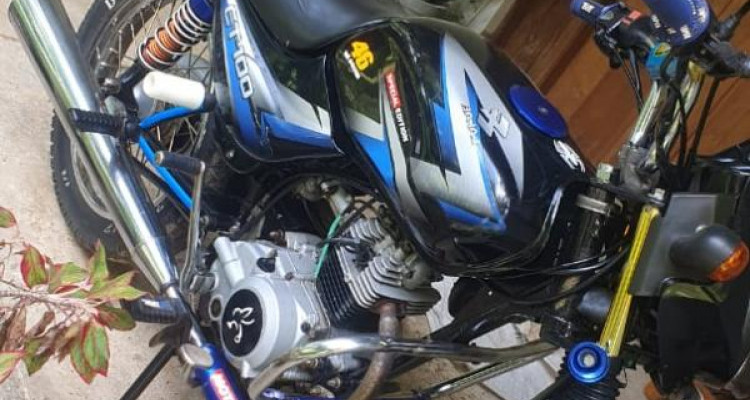 BAJAJ CT100 2017