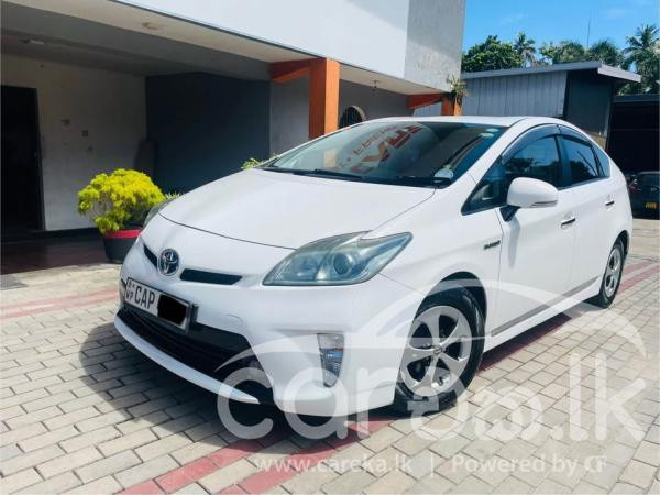 TOYOTA PRIUS 2015