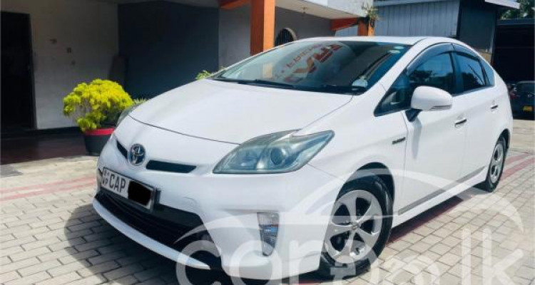 TOYOTA PRIUS 2015