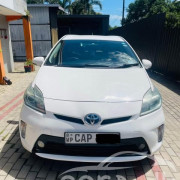 TOYOTA PRIUS 2015