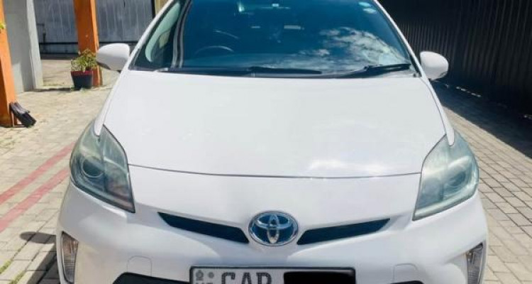 TOYOTA PRIUS 2015