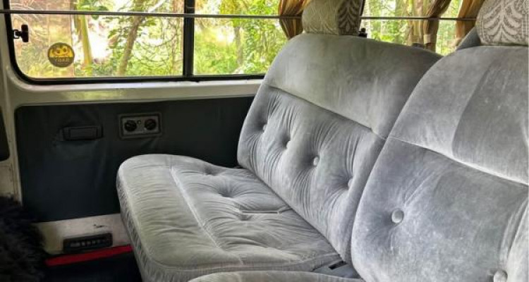 NISSAN CARAVAN 1995