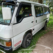 NISSAN CARAVAN 1995
