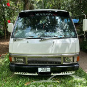 NISSAN CARAVAN 1995