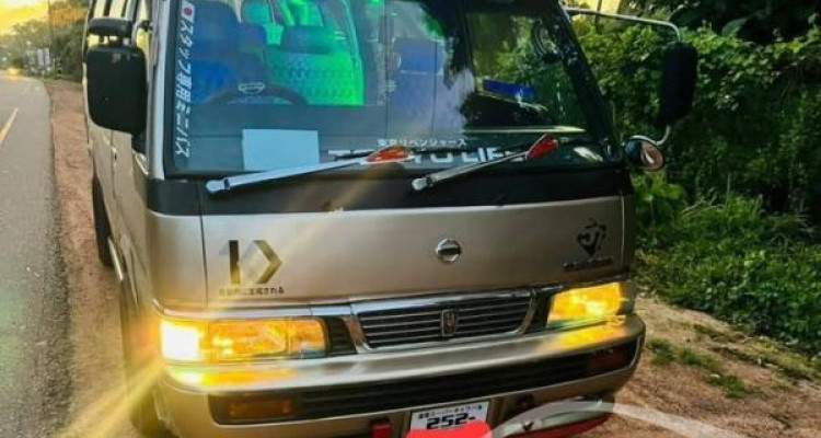 NISSAN CARAVAN 1994