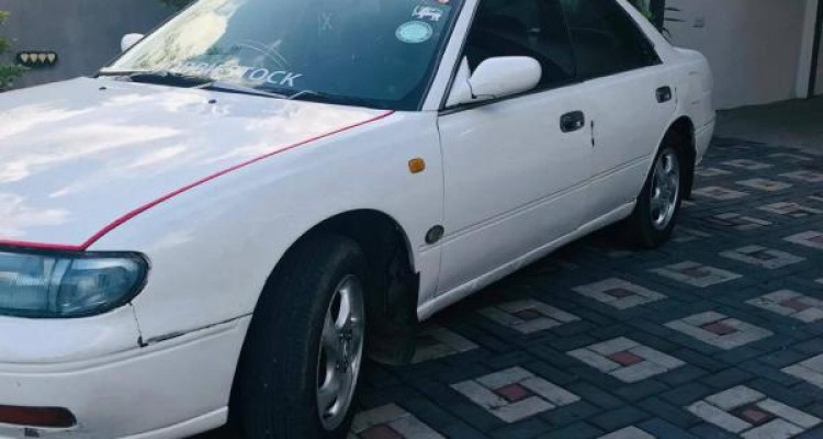 NISSAN BLUEBIRD 1992