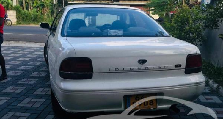 NISSAN BLUEBIRD 1992