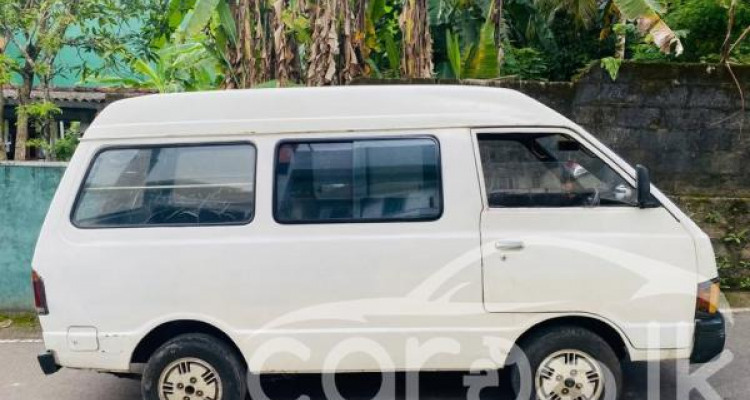 NISSAN VANETTE 1982