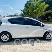 TOYOTA AQUA 2013