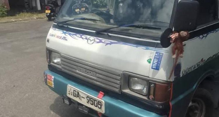 MAZDA BROWNY 1995