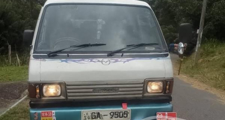 MAZDA BROWNY 1995