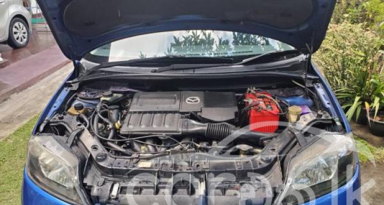 MAZDA 2 2003