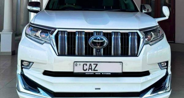 TOYOTA LAND CRUISER PRADO 150 2017