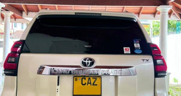 TOYOTA LAND CRUISER PRADO 150 2017