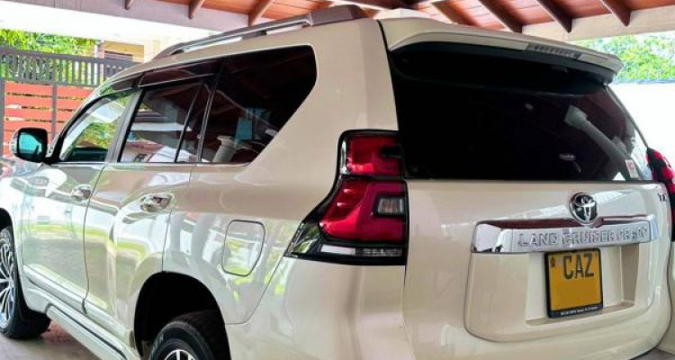 TOYOTA LAND CRUISER PRADO 150 2017