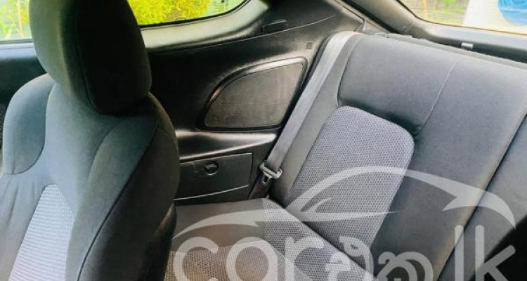 HYUNDAI TUSCANI 2004