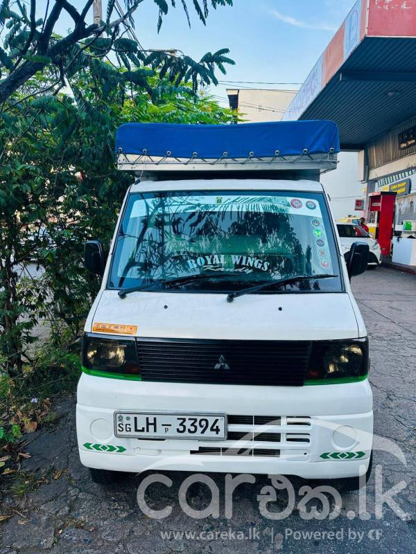 MITSUBISHI MINICAB 2005