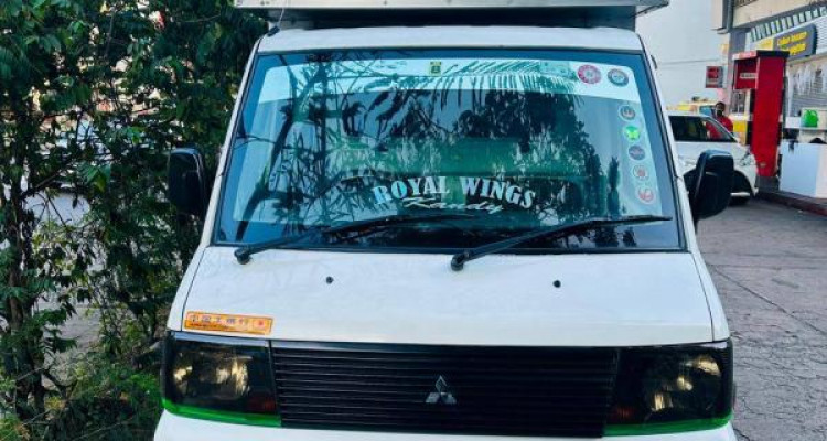MITSUBISHI MINICAB 2005
