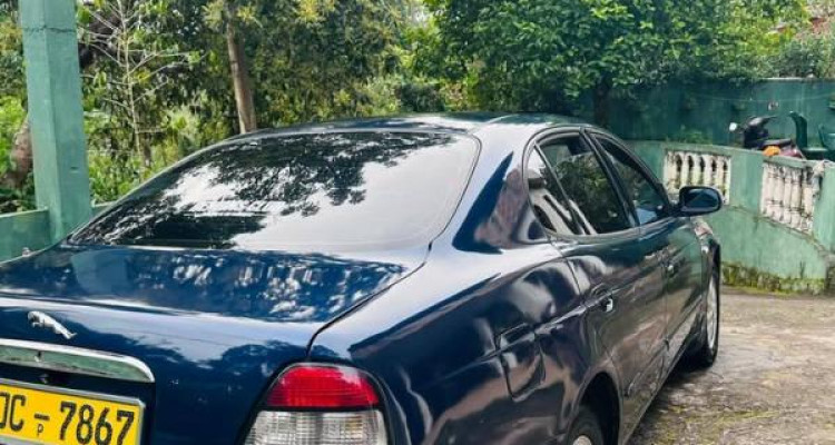 DAEWOO LEGANZA 2000