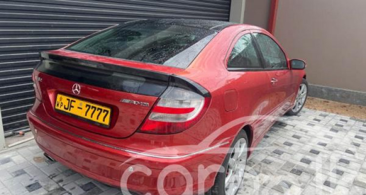 MERCEDES BENZ C32 2004