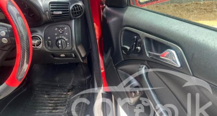 MERCEDES BENZ C32 2004