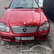 MERCEDES BENZ C32 2004