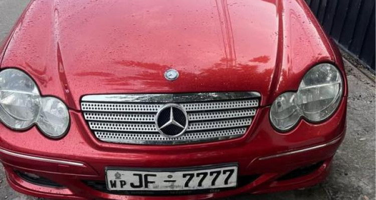 MERCEDES BENZ C32 2004