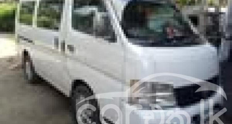 NISSAN CARAVAN 2005