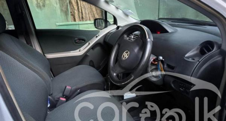 TOYOTA VITZ 2007