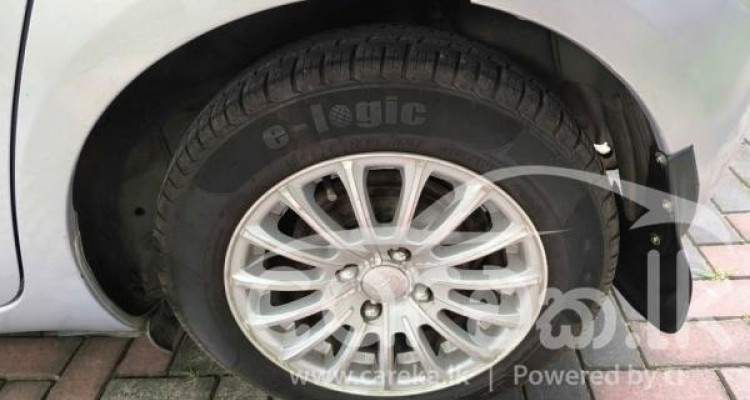 TOYOTA VITZ 2009