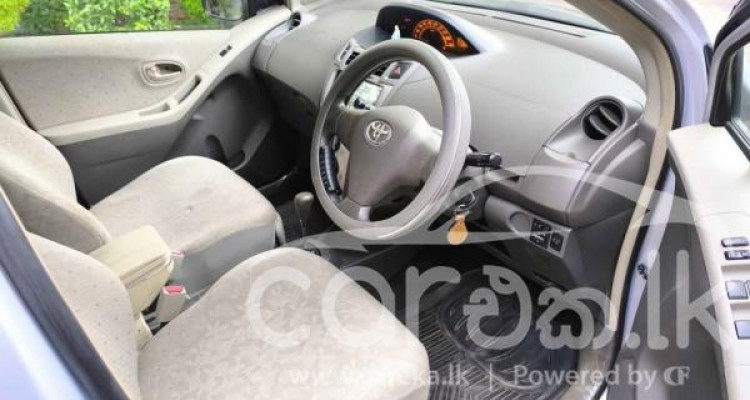 TOYOTA VITZ 2009
