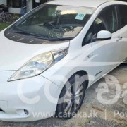 NISSAN LEAF 2012