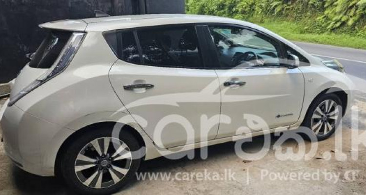 NISSAN LEAF 2012