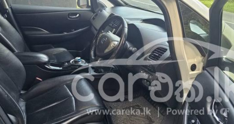 NISSAN LEAF 2012