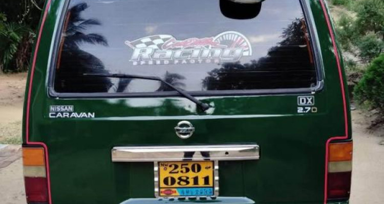 NISSAN CARAVAN 1993