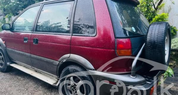 MITSUBISHI RVR 2000