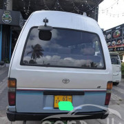 TOYOTA HIACE 1987