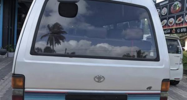 TOYOTA HIACE 1987