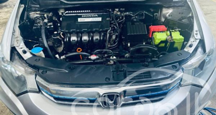 HONDA INSIGHT 2012