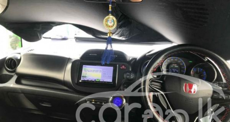 HONDA FIT GP4 2012