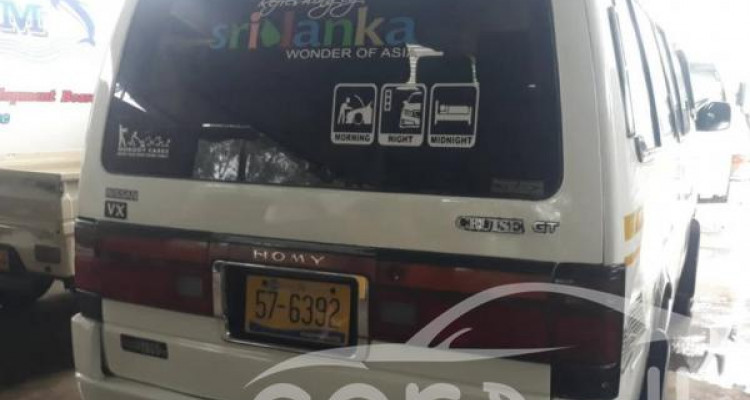NISSAN CARAVAN 1996