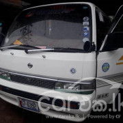 NISSAN CARAVAN 1996